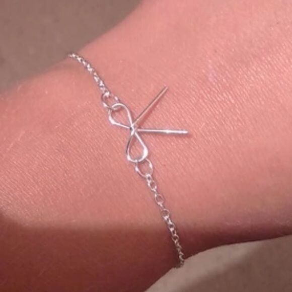 Bow Bracelet  - Picture 2 of 4